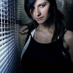 Laura Pausini(蘿拉普西妮)圖片照片_Laura Pausini(蘿拉普西妮)