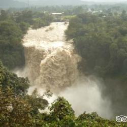 October Falls圖片照片_October Falls