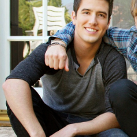 Logan Henderson