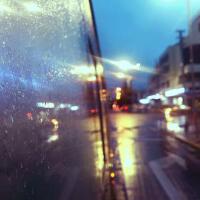 車內雨景